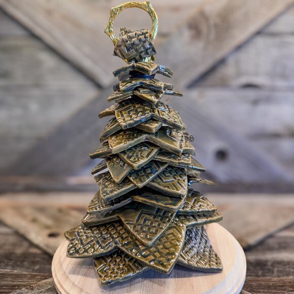 Textured Clay Pottery Christmas Tree w/ Wooden Base & Gold Toned Tree Topper 10" - Picture 4 of 7
